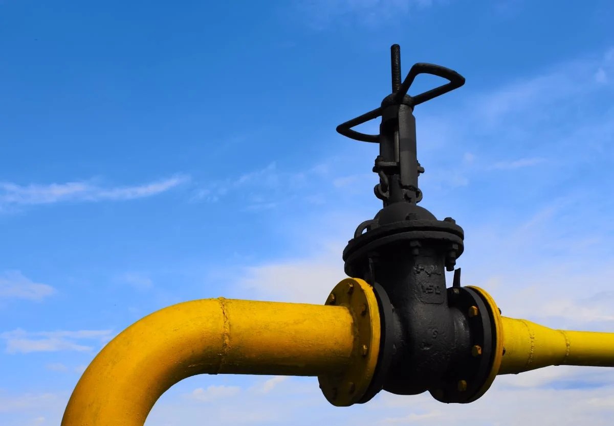 Логотипи ДТЕК і Halliburton як символ енергетичної співпраці