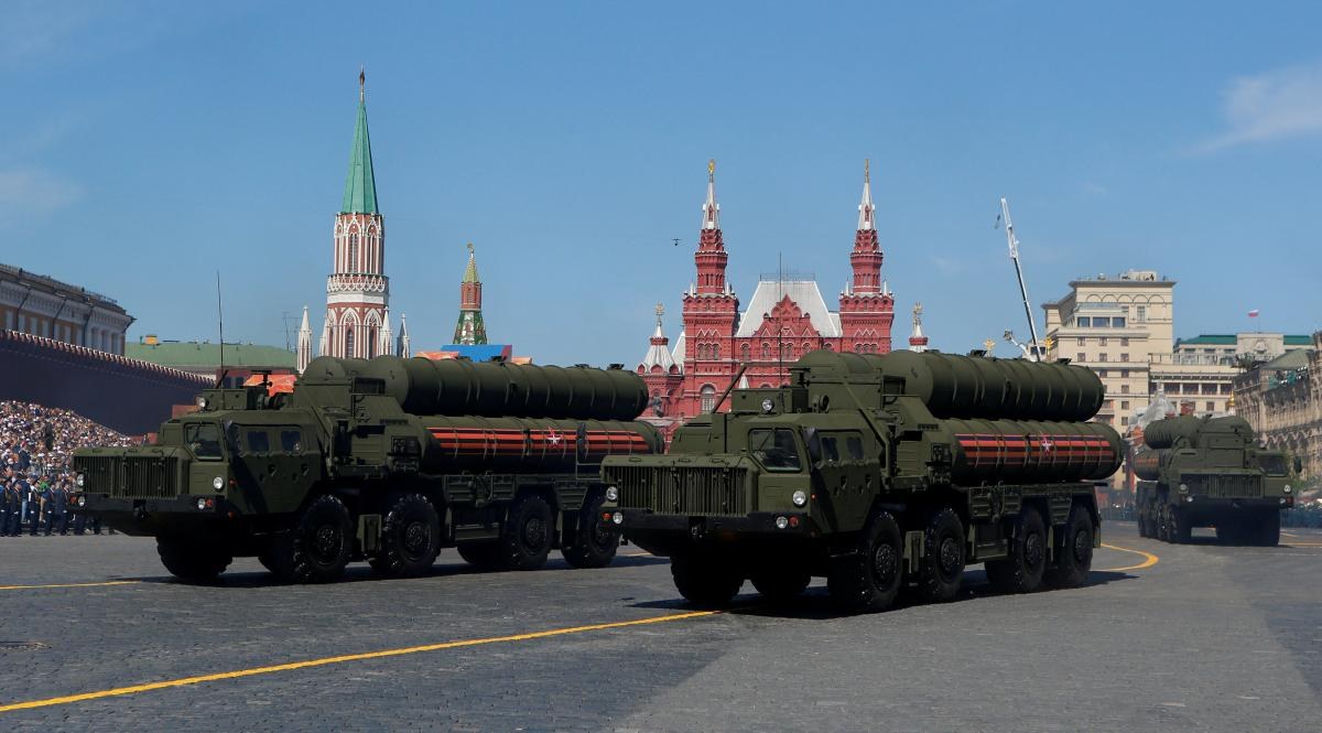 Зенітний ракетний комплекс С-400 під час розгортання