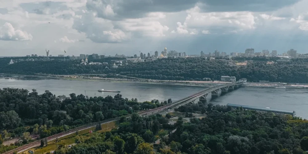 Міст Метро в Києві