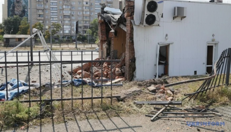 Наслідки удару БПЛА по АЗС у Києві, фото ДСНС